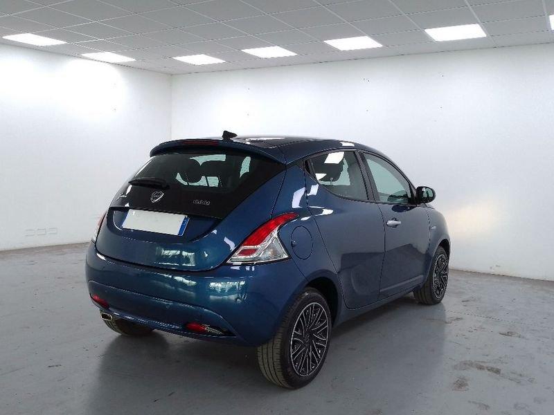 Lancia Ypsilon 1.0 firefly hybrid Gold s&s 70cv
