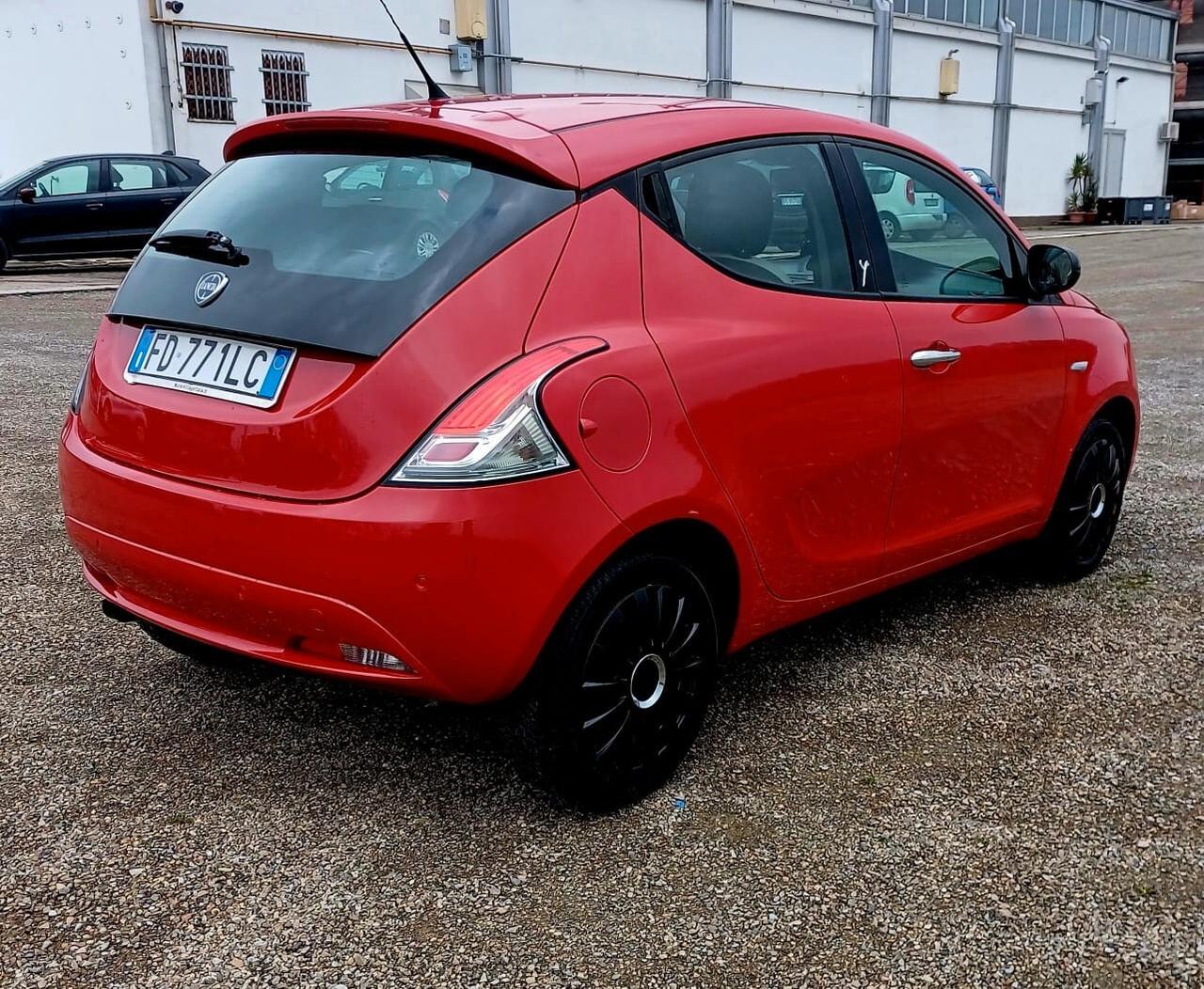 Lancia Ypsilon 1.2 69 CV 5 porte Platinum