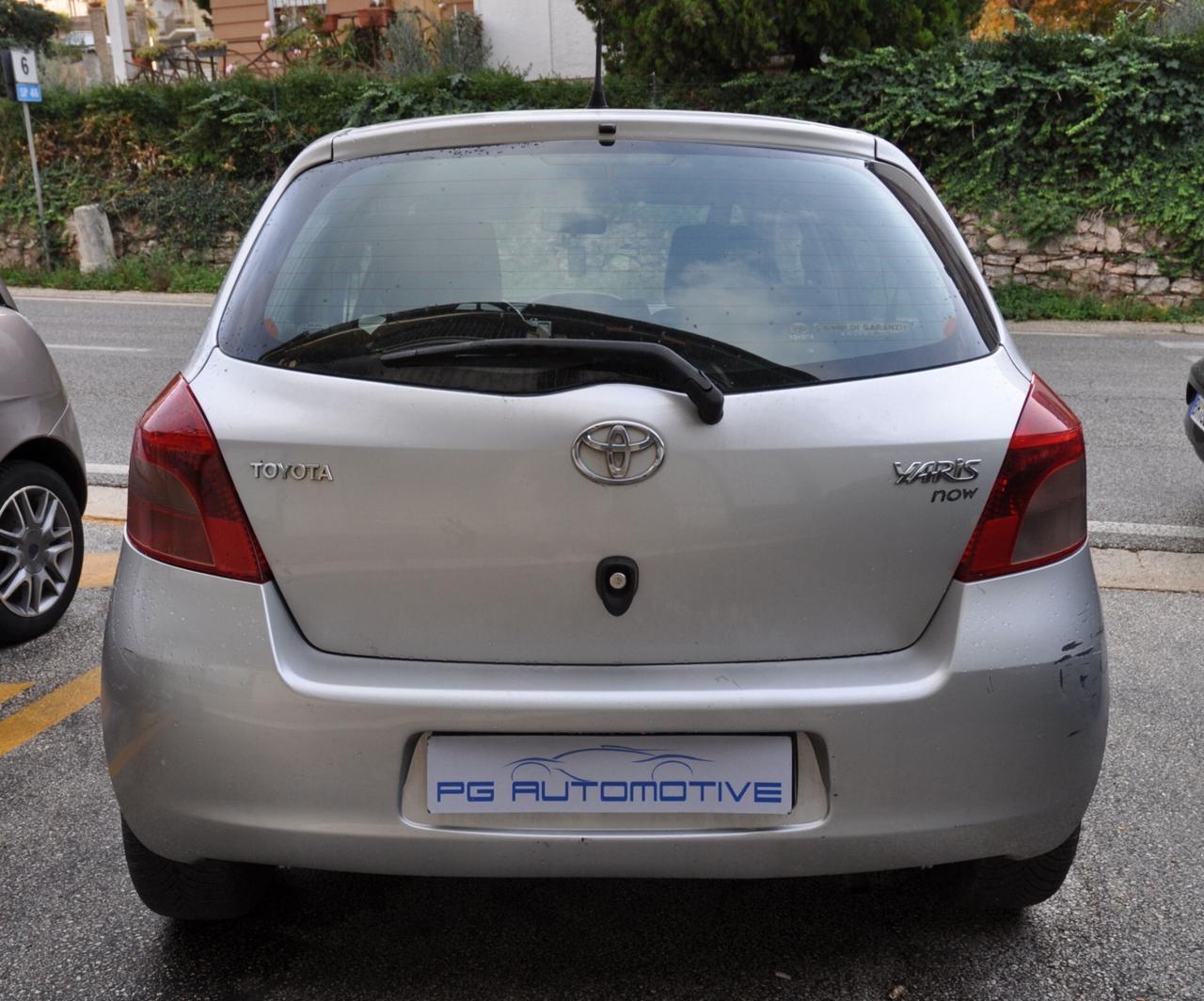 Toyota Yaris 1.0 5 porte NEOPATENTATI
