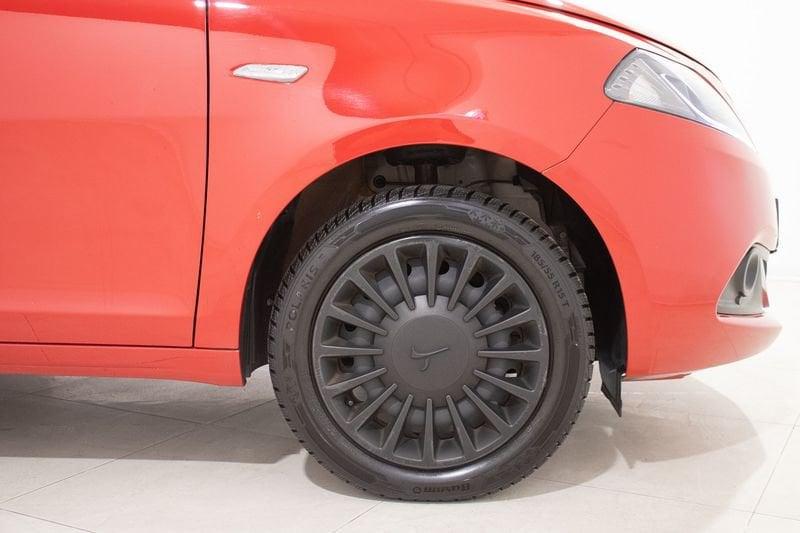Lancia Ypsilon Ypsilon 1.0 firefly 70cv hybrid Silver