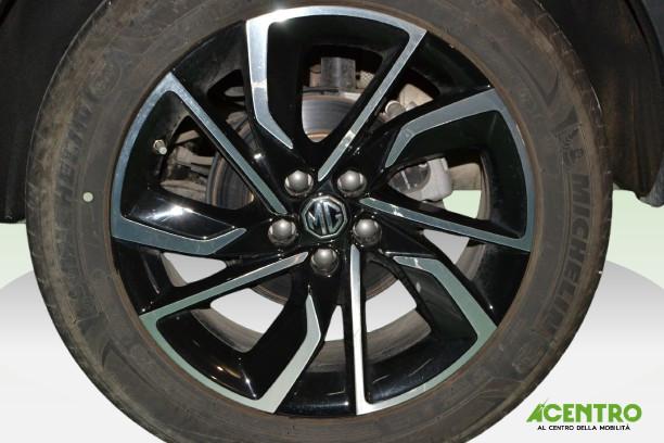 MG ZS - 1.5L 5MT LUXURY