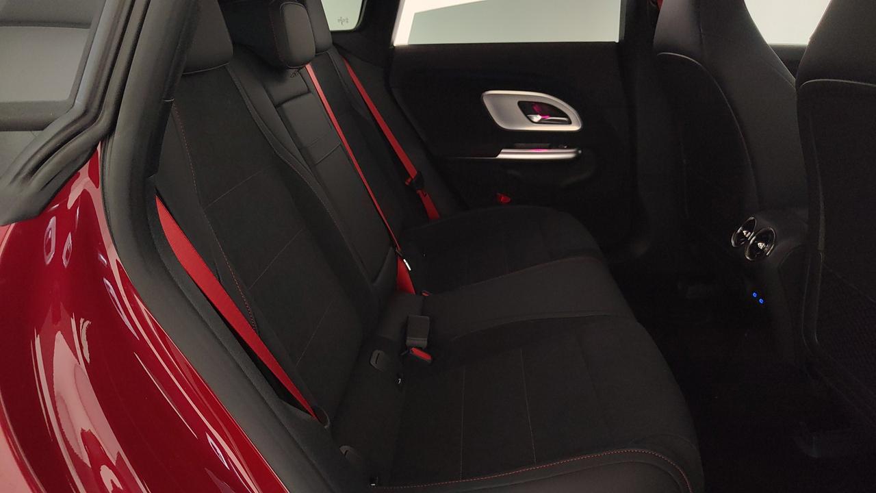 Mercedes-Benz CLA 250+ con tecnologia EQ Shooting Brak