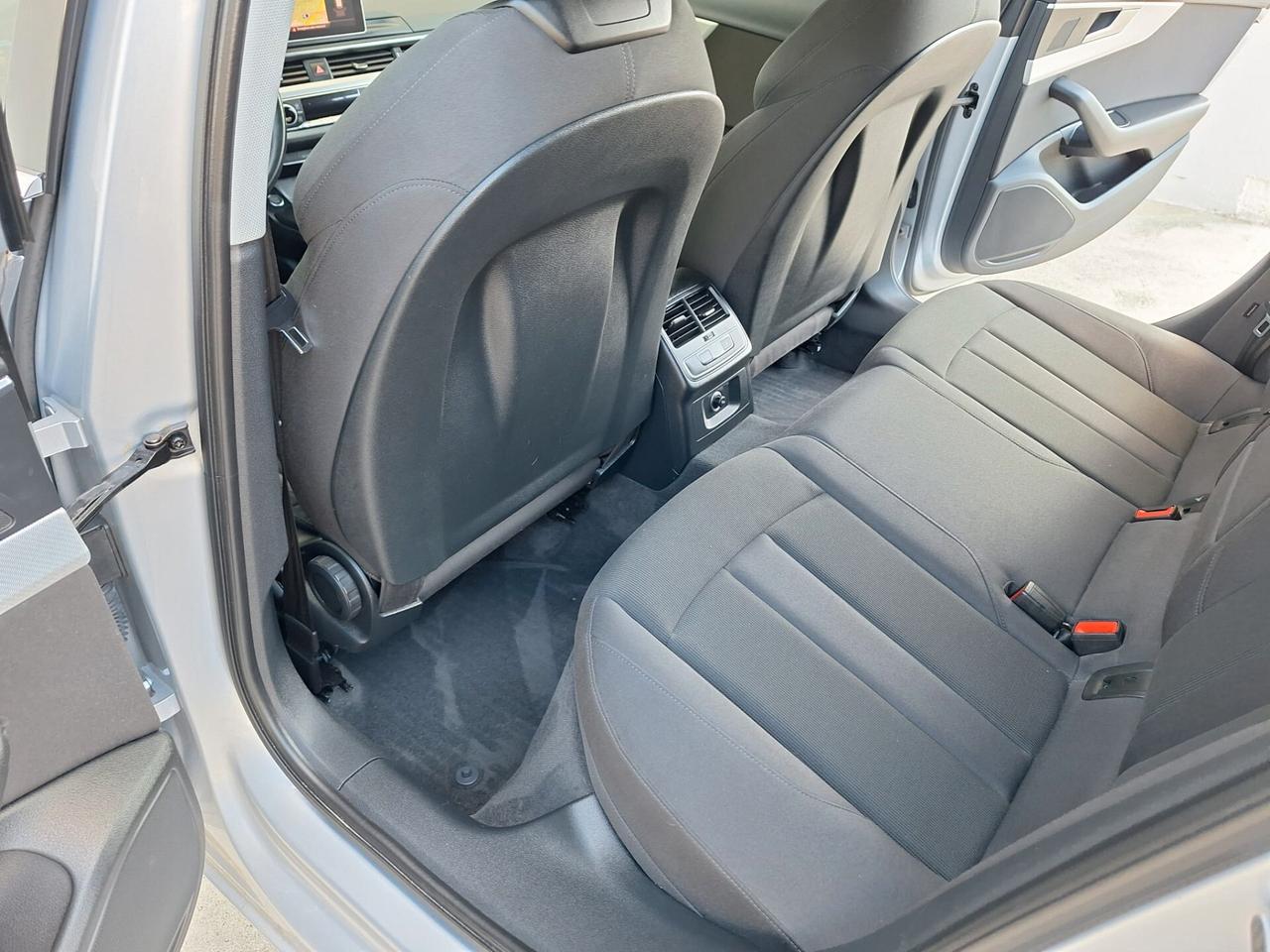 Audi A4 Avant 2.0 TDI 150 CV ultra Business Sport