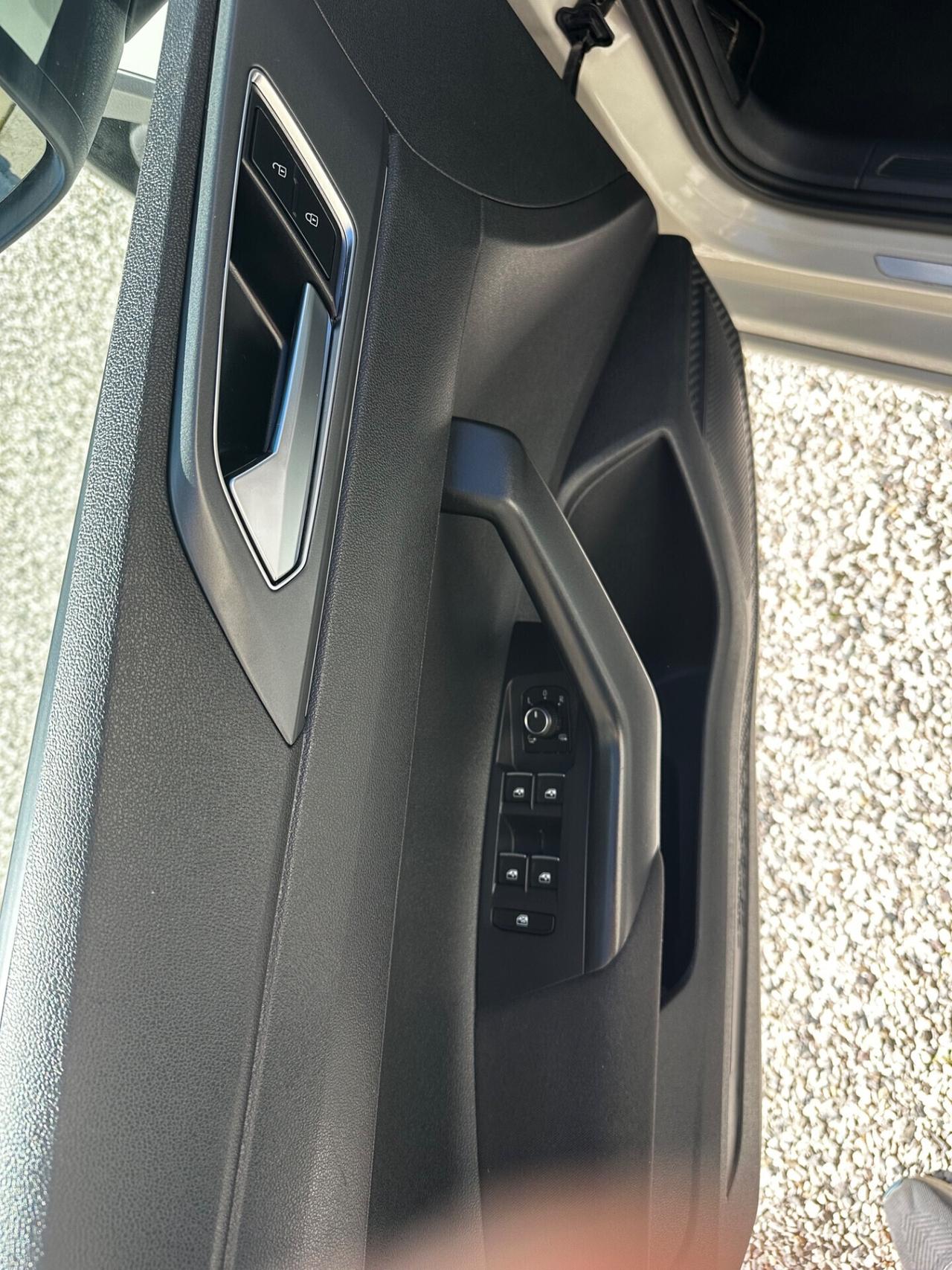 Volkswagen Taigo 1.0 TSI 110 CV DSG R-Line