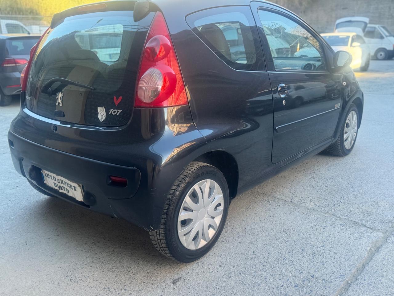 Peugeot 107 1.0 68CV 3p. Sweet Years 2006