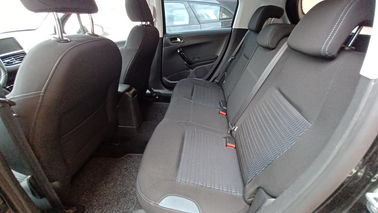 Peugeot 208 1.4 HDi 68 CV 5 porte Allure