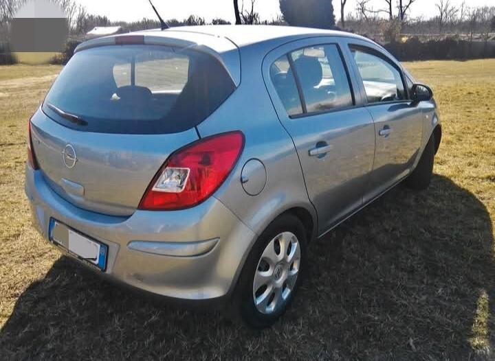 Opel Corsa 1.2 5 porte 130.000km