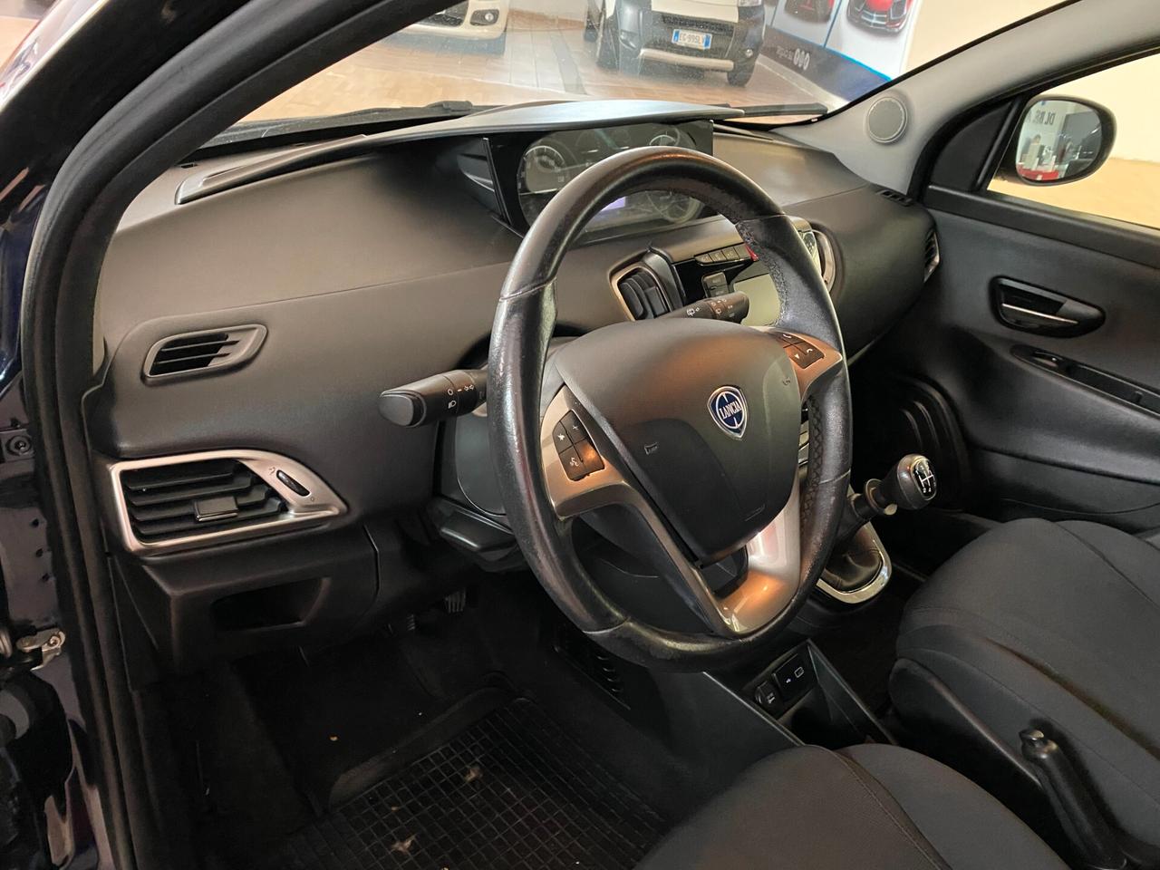 Lancia Ypsilon 1.2 69 CV S&S Platinum