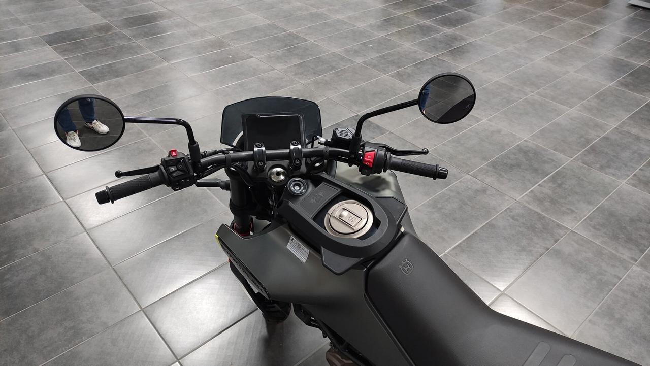 Husqvarna Svartpilen 125