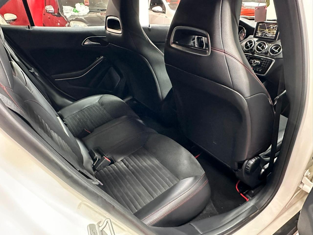 Mercedes-benz GLA 220 2.1 136cv Premium - 2014