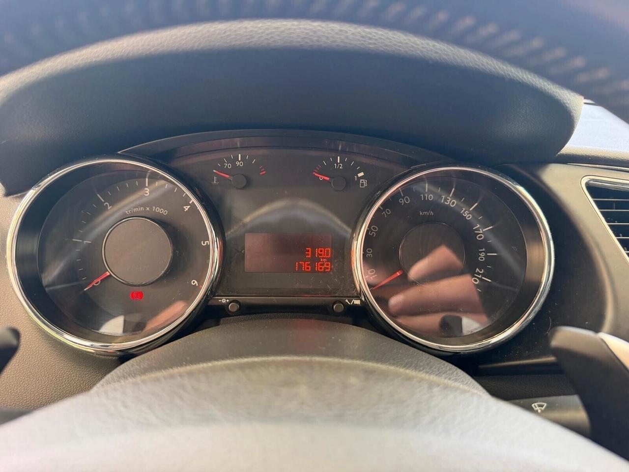 PEUGEOT 3008 STYLE 1.6 DIESEL 115CV AUTOMATICA