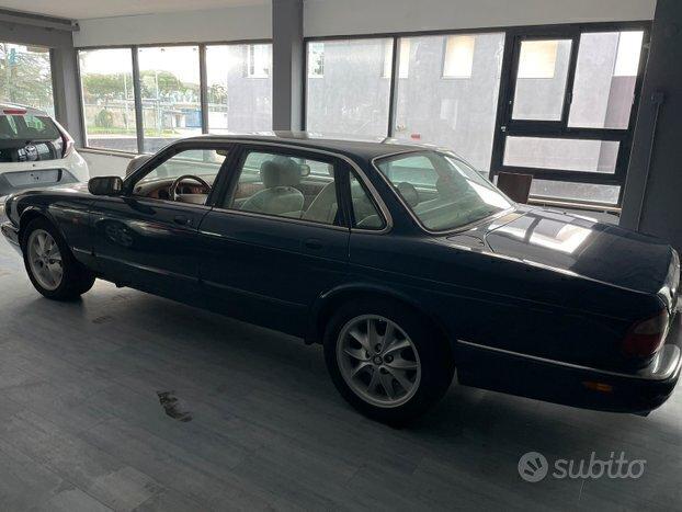 Jaguar XJ 4.0