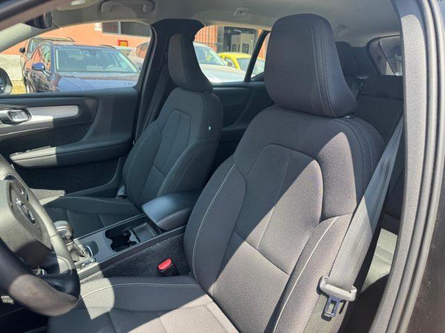 VOLVO XC40 T2 Momentum Pro (AUTOCARRO N1)