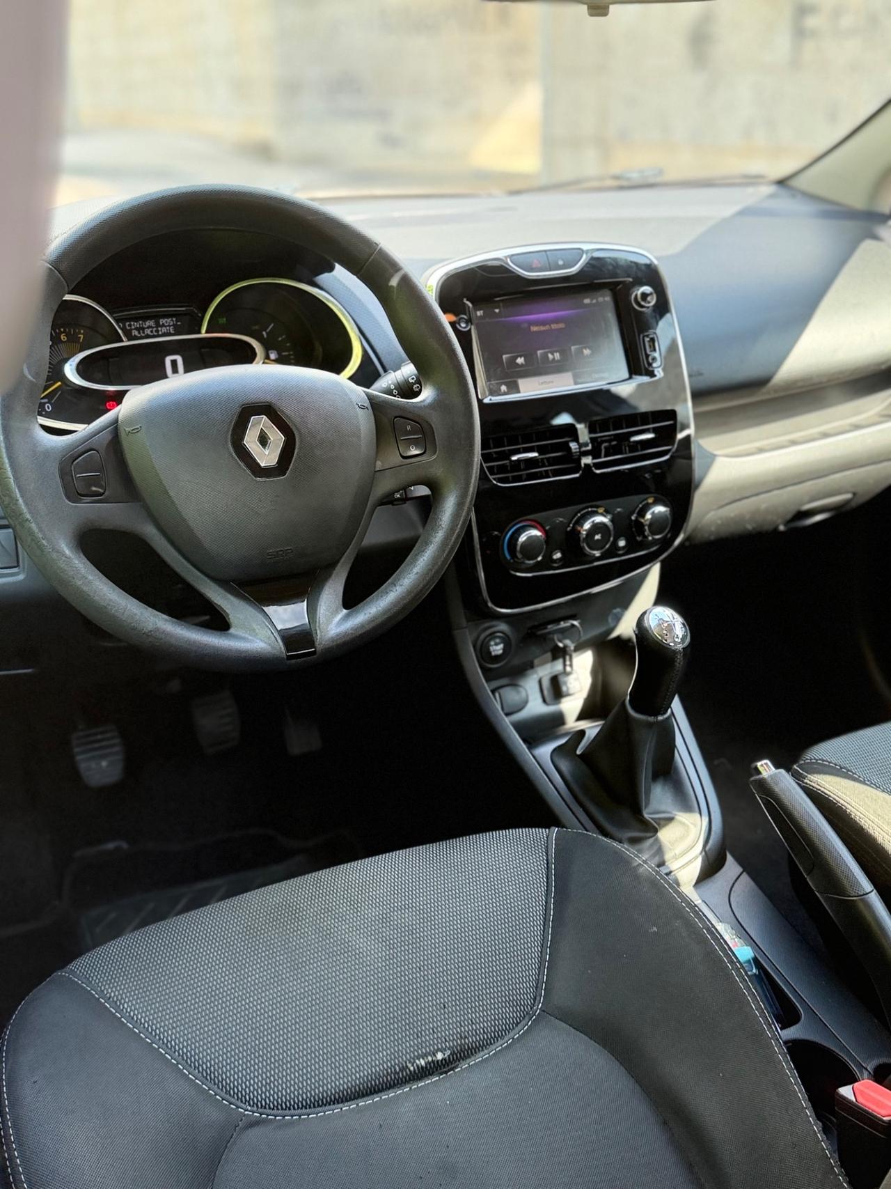 Renault Clio 1.2 75CV ok neopatentati
