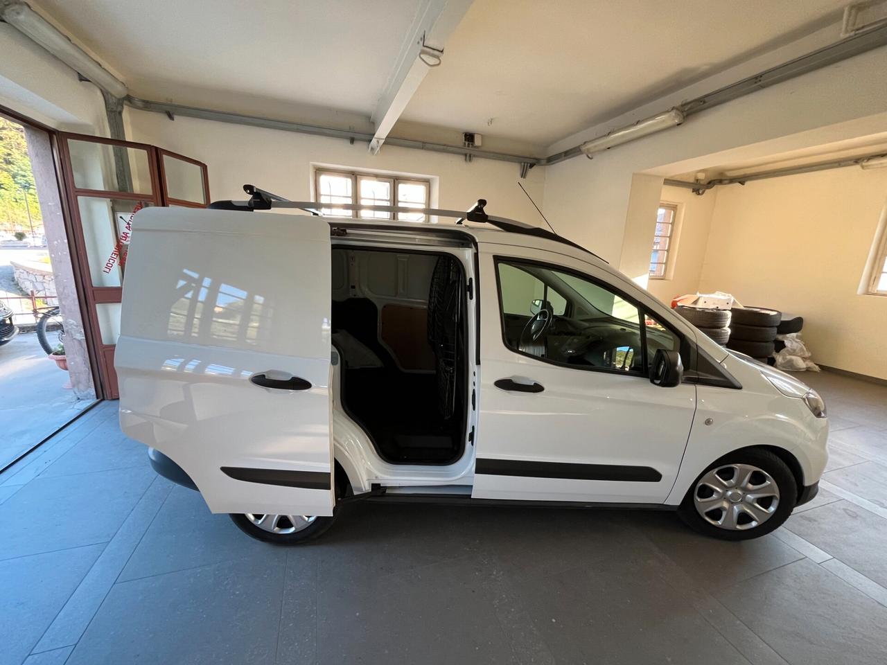 Ford Transit Courier 1.5 Van Trend