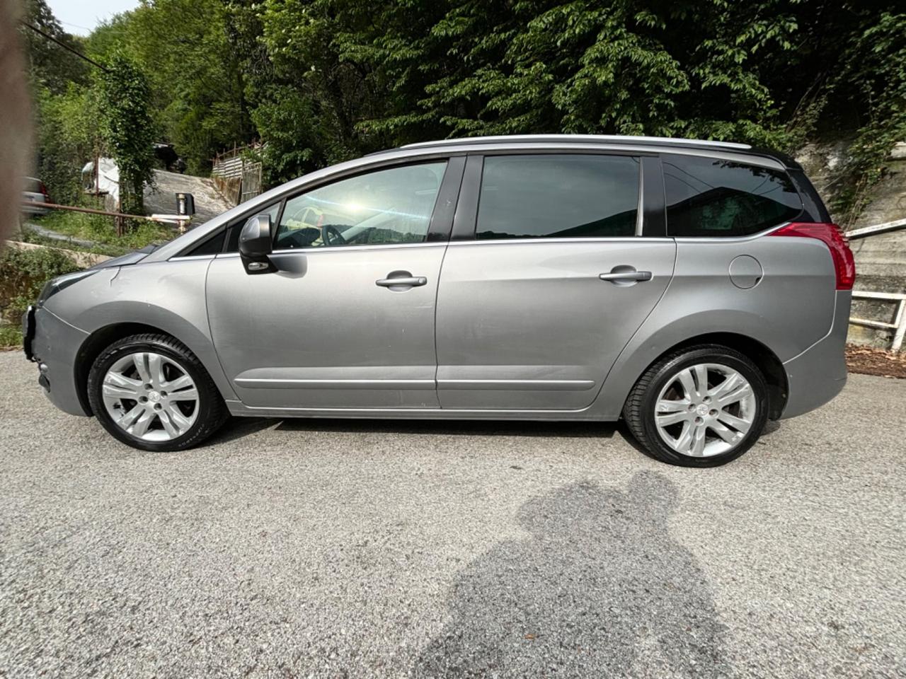 Peugeot 5008 2.0 HDi 150CV Allure