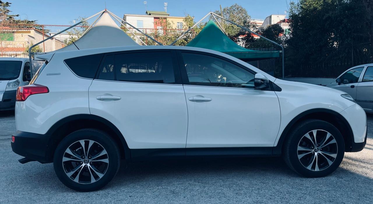 Toyota RAV 4 RAV4 2.0 D-4D 4WD Style White Ed.