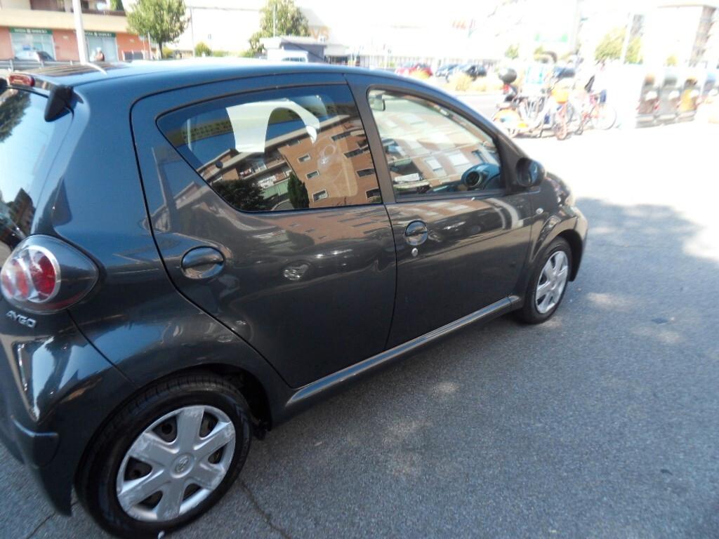 Toyota Aygo 1.0 12V VVT-i 5 porte Active