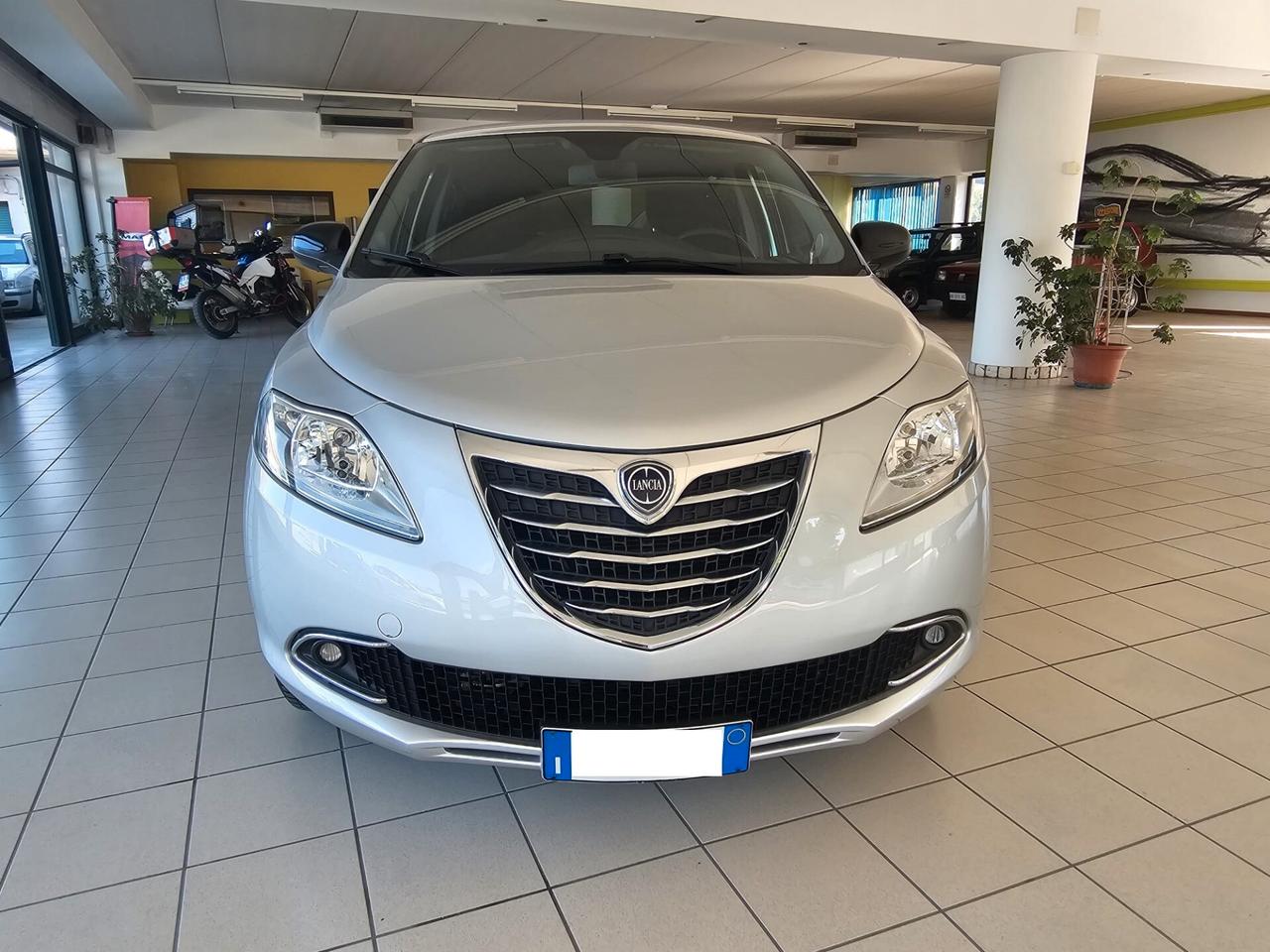 Lancia Ypsilon 0.9 TwinAir 85 CV 5 porte Metano Ecochic Gold