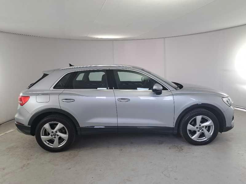 AUDI Q3 35 TDI S tronic Business Advanced