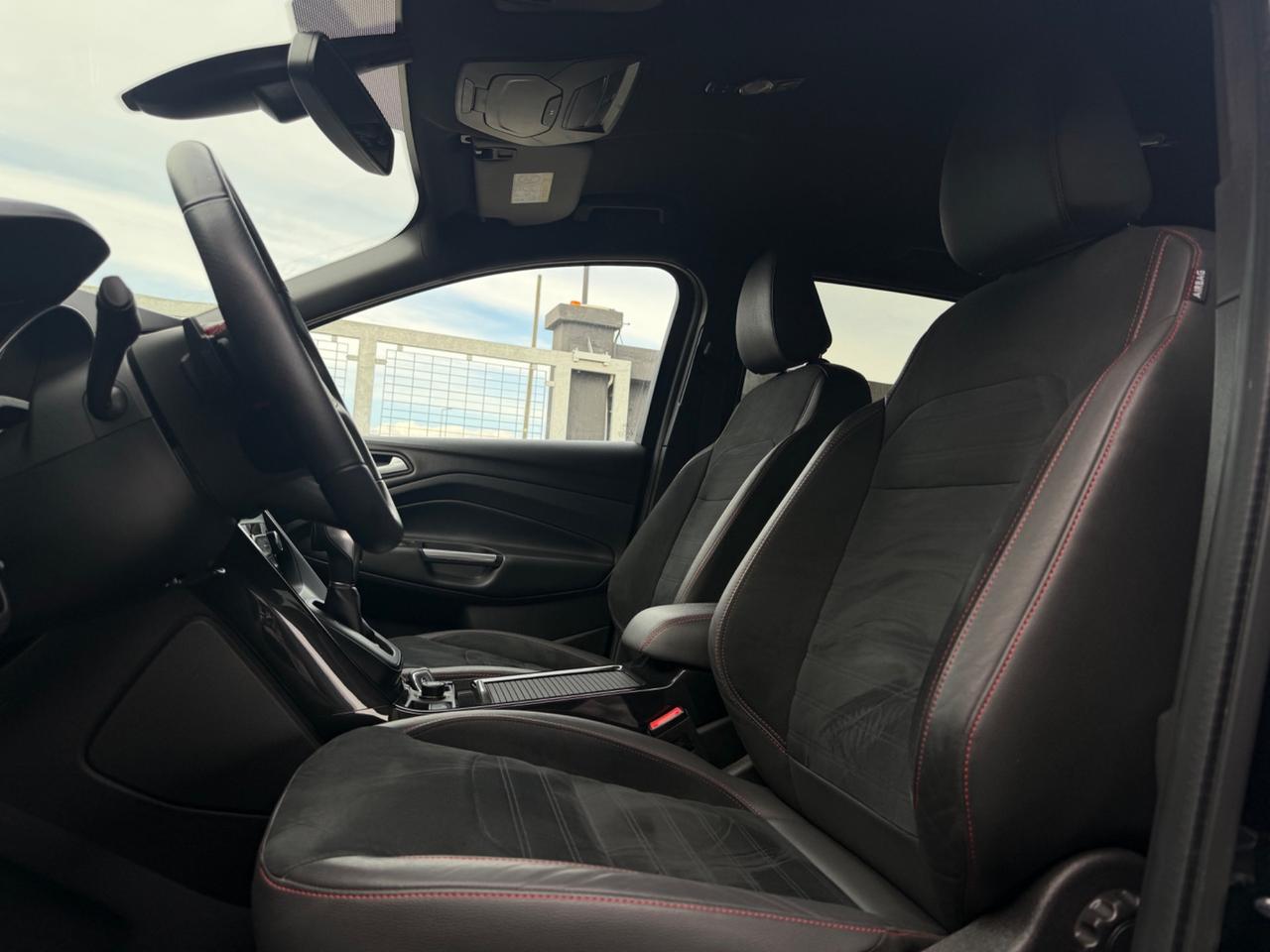 Ford Kuga 2.0 TDCI 150 CV S&S AWD Powershift ST-Line