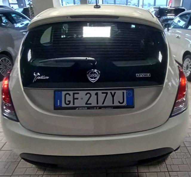 LANCIA Ypsilon 1.0 FireFly 5 porte S&S Hybrid Ecochic Silver