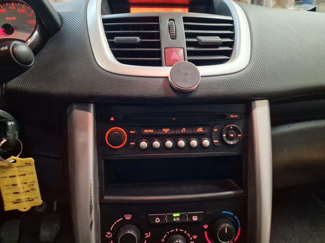 Peugeot 207 1.4 HDi 70CV 5p, 151 mila chilometri ok neopatentati