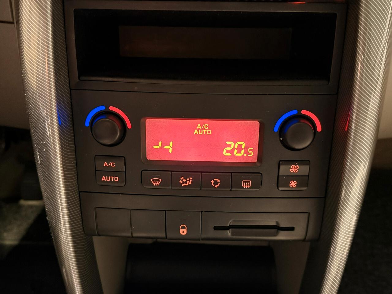 Peugeot 207 1.4 HDI 5 PORTE XT UNICO PROPRIETARIO