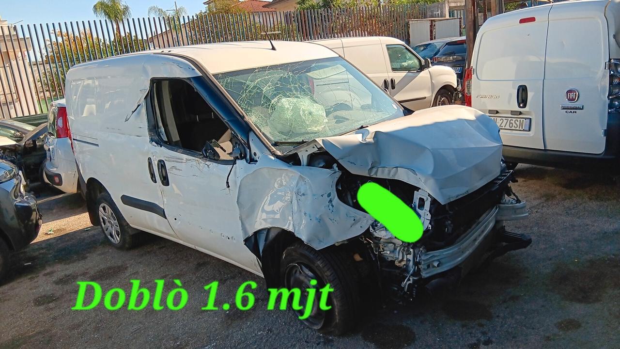 Fiat Doblo incidentata sinistrata mondialcars km 55.000