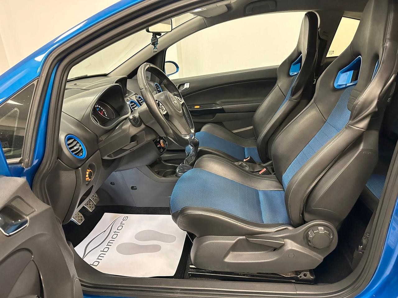 Opel Corsa 1.6 T 192CV 3 porte OPC