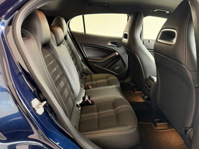 MERCEDES-BENZ GLA 200 d Automatic 4Matic Sport