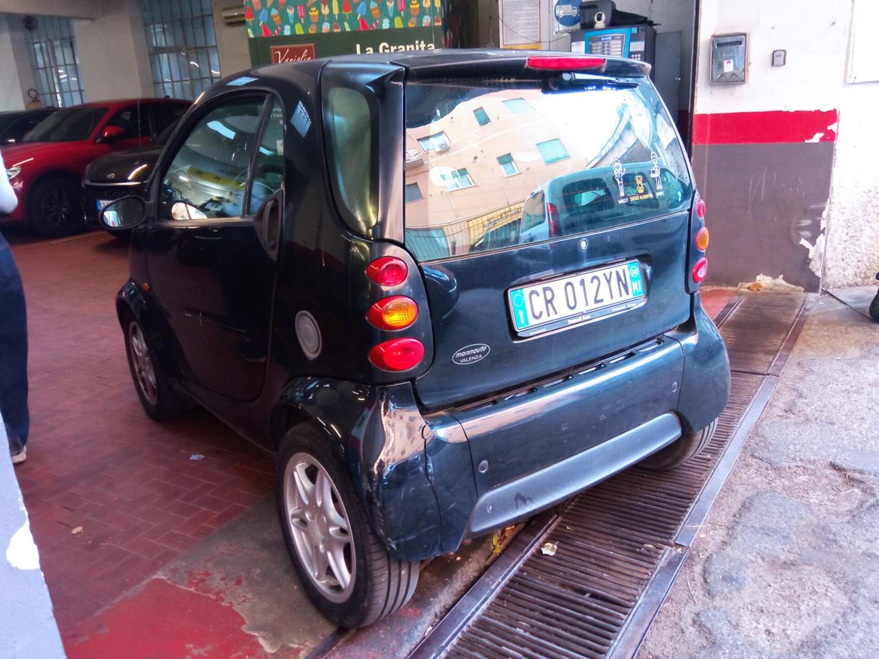 Smart ForTwo 700 coupé pure 61CV