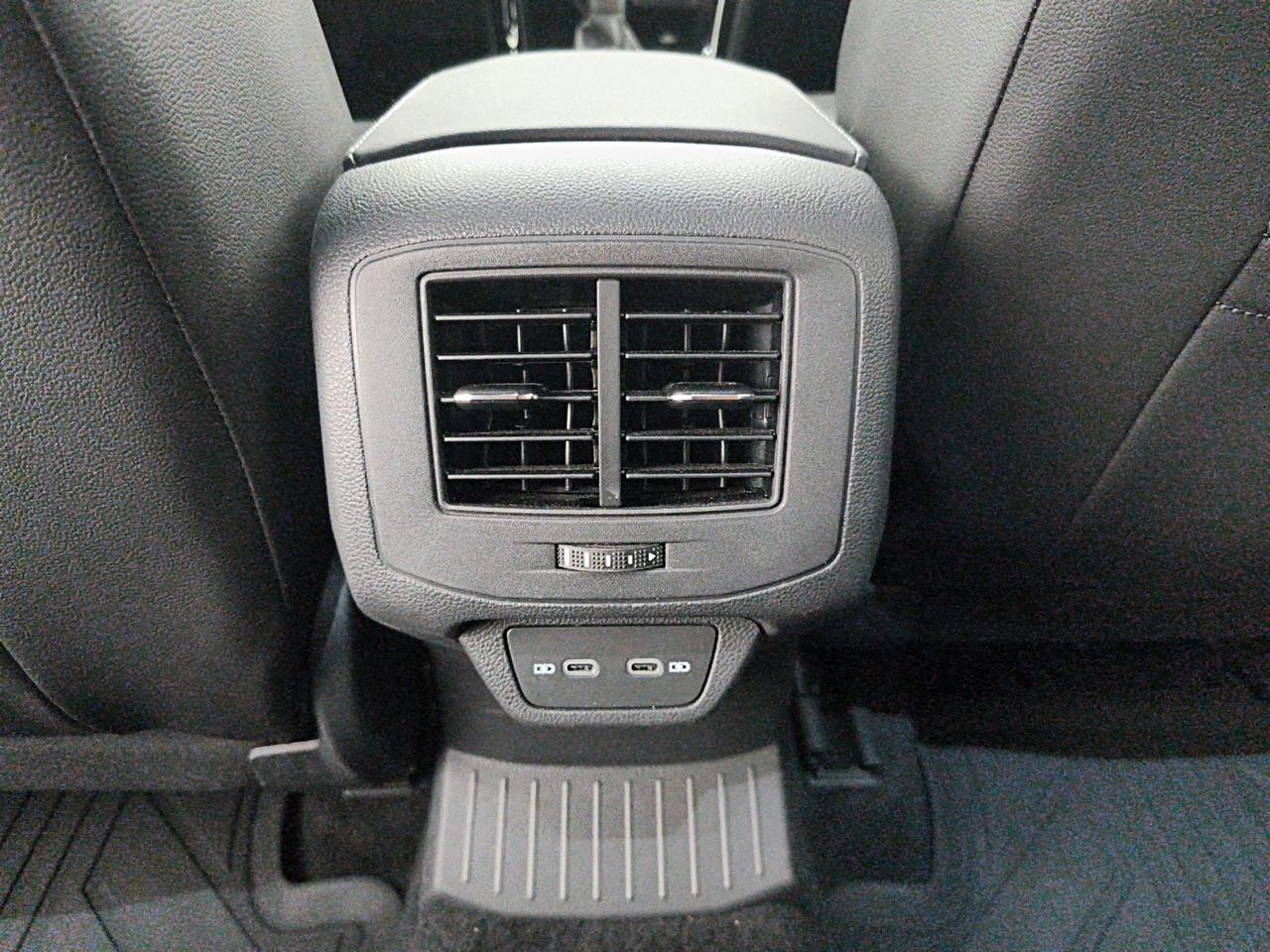 Volkswagen T-Roc 2.0 tdi R-Line 150cv