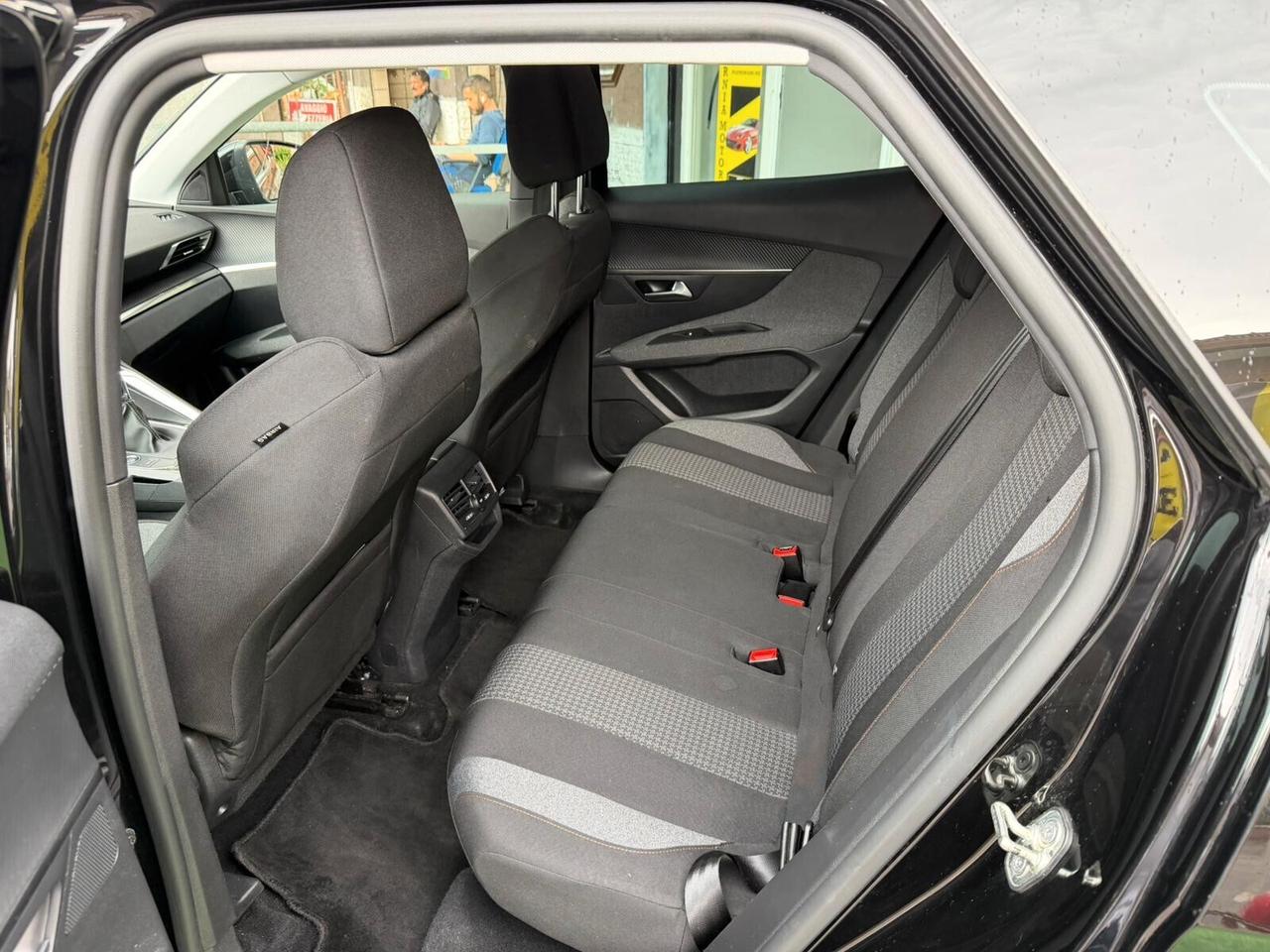 Peugeot 3008 BlueHDi 131CV Allure anno 12/2022 Permute Garanzia Finanziamenti
