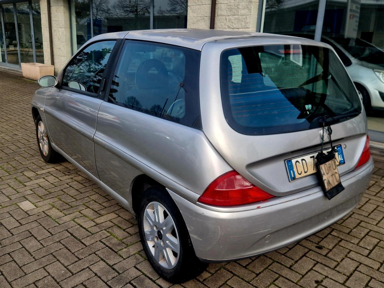 Lancia Y 1.2i 16V cat LS