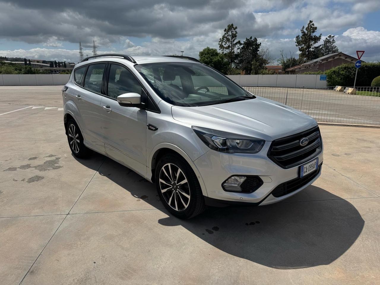 Ford Kuga 1.5 TDCI 120 CV S&S 2WD ST-Line