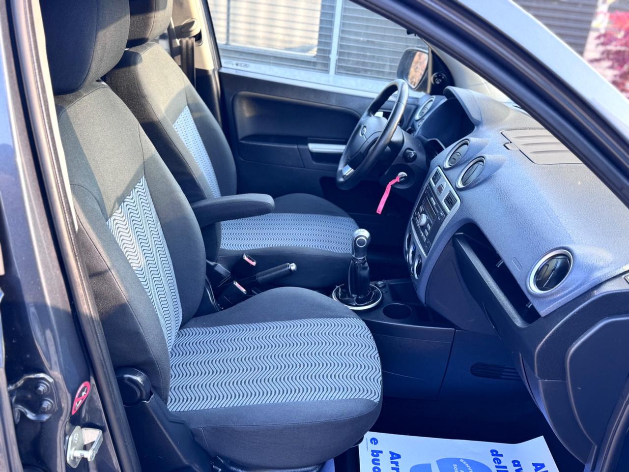 Ford Fusion 1.4 Benzina 80cv Neopatentati 2011