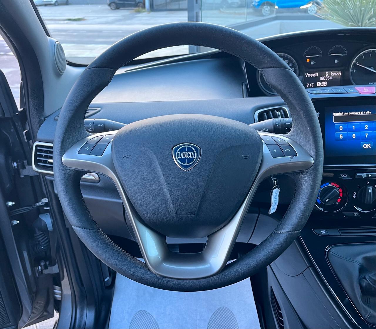 Lancia Ypsilon 1.0 FireFly 5 porte S&S Hybrid Gold