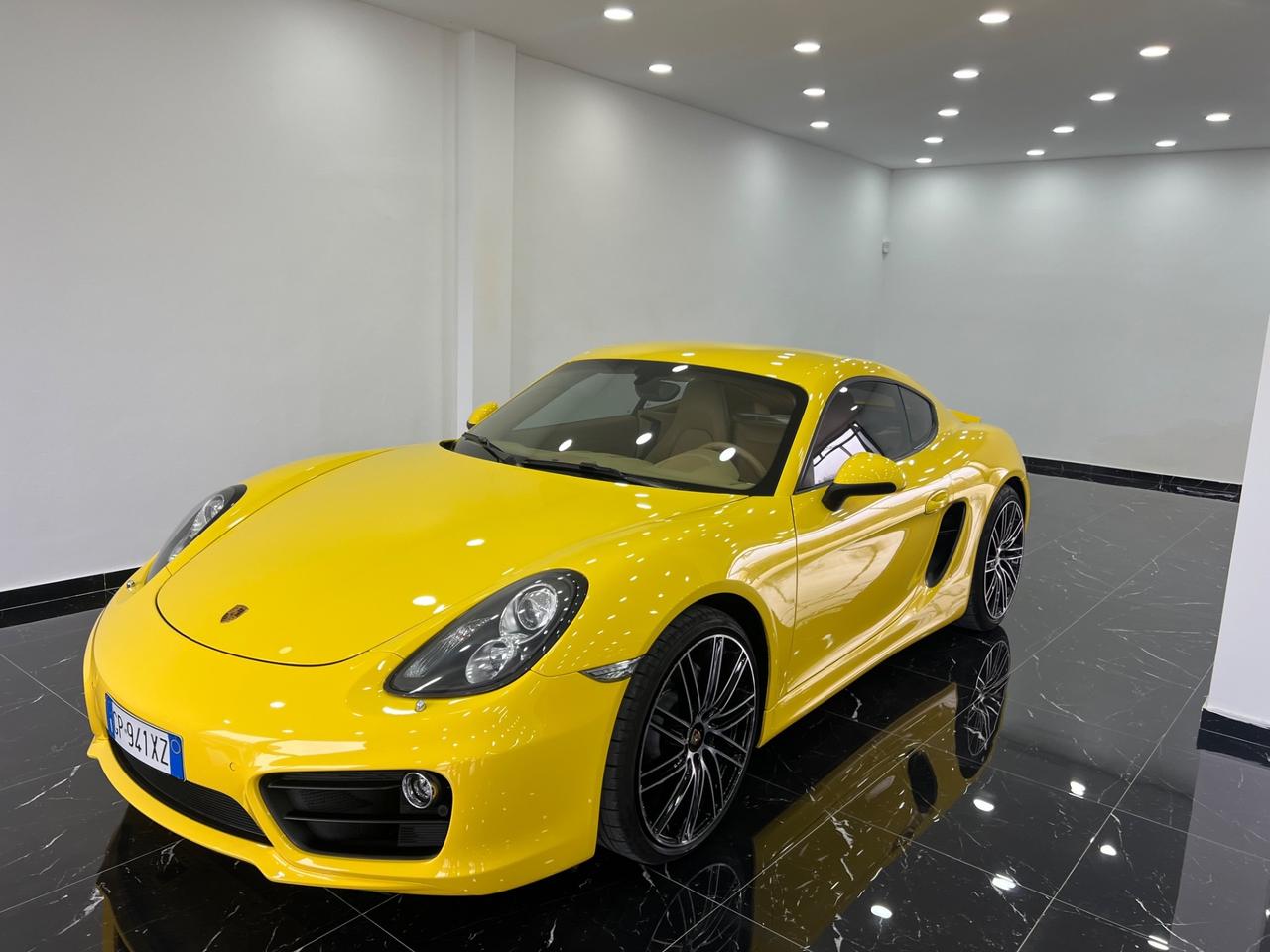 Porsche Cayman 2.7