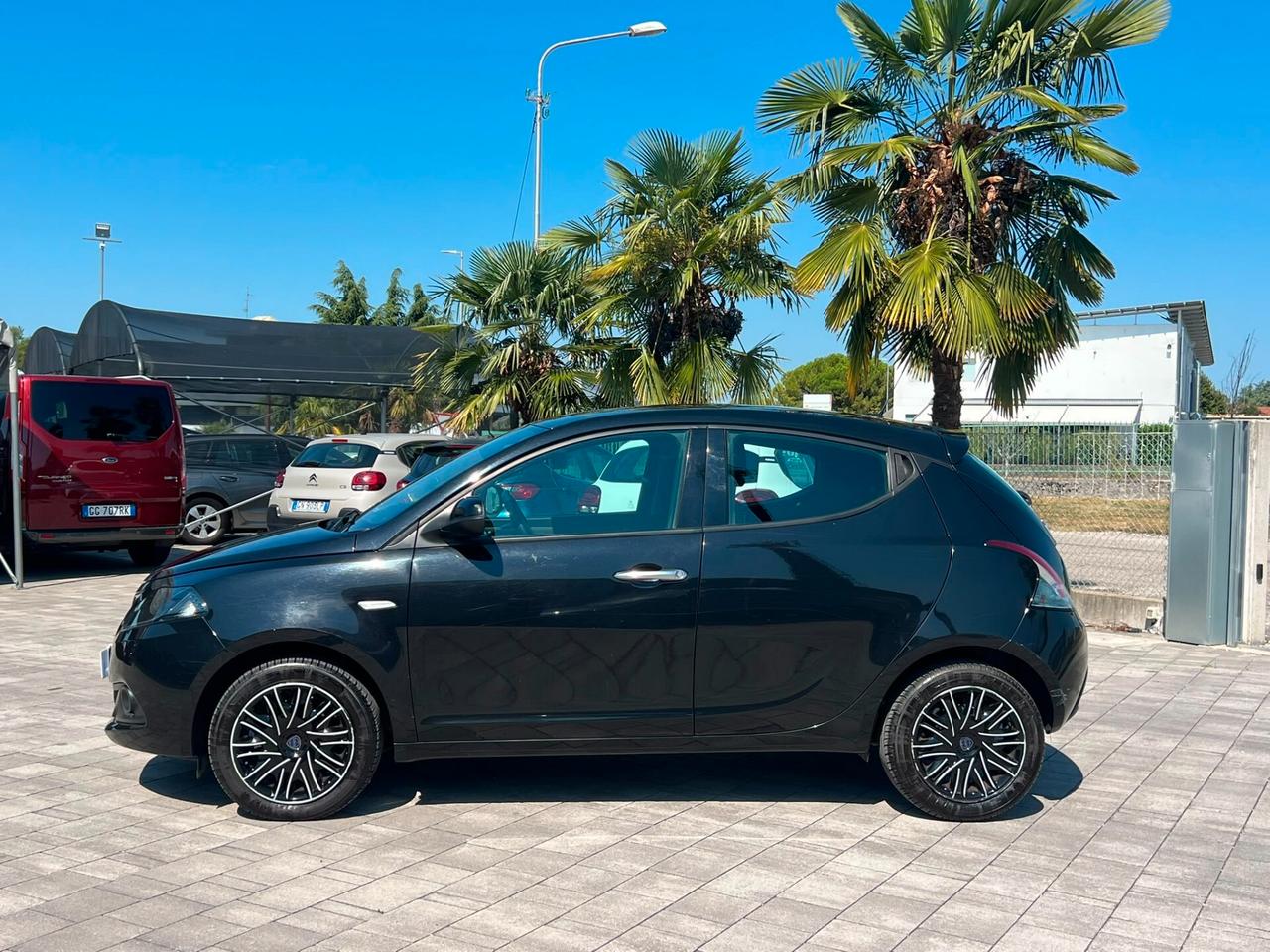 Lancia Ypsilon 1.0 FireFly 5 porte S&S Hybrid Alberta Ferretti