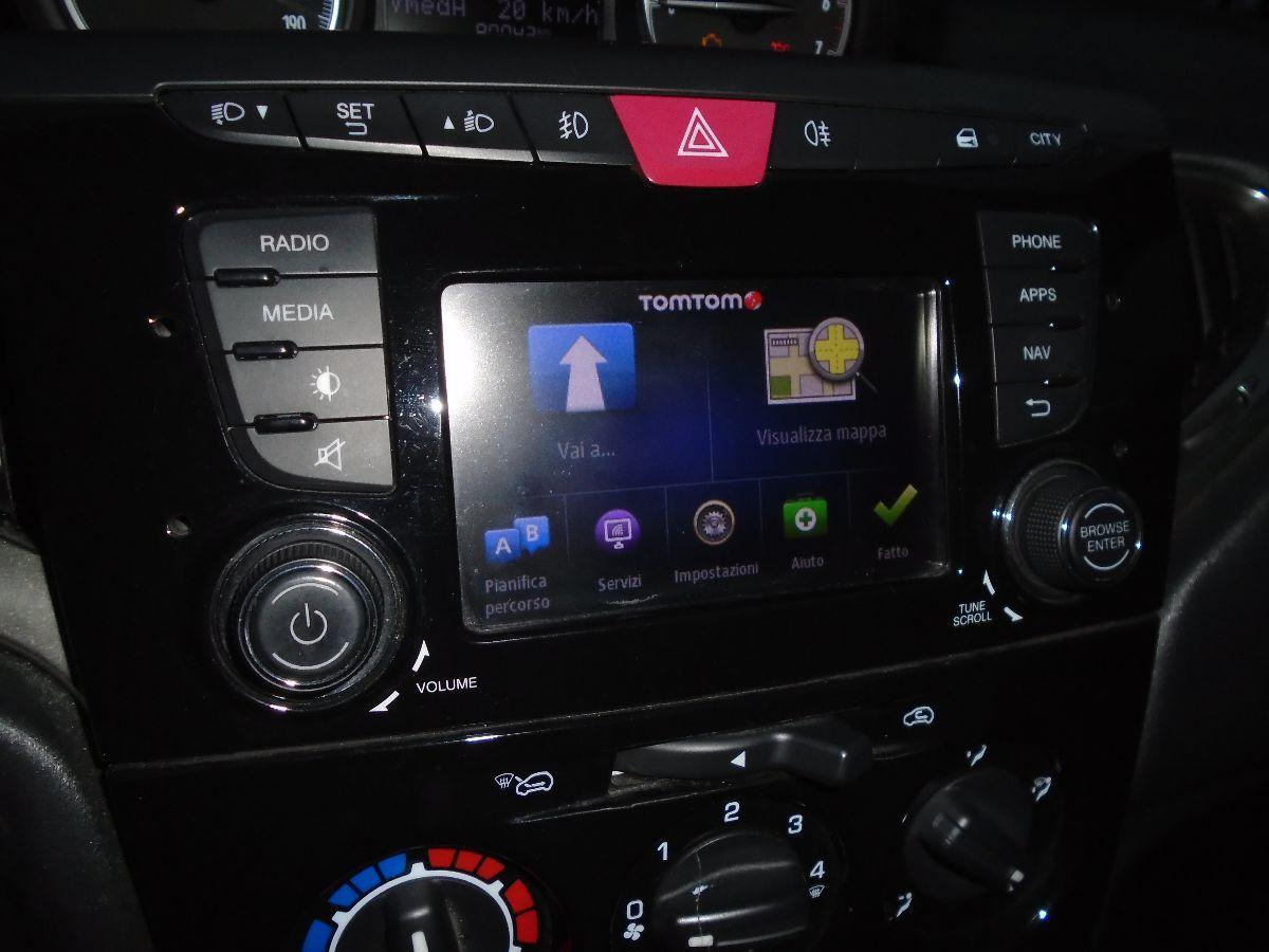 Ypsilon '16 E6 OPEN. EDITION 80000 KM OK NEOP.