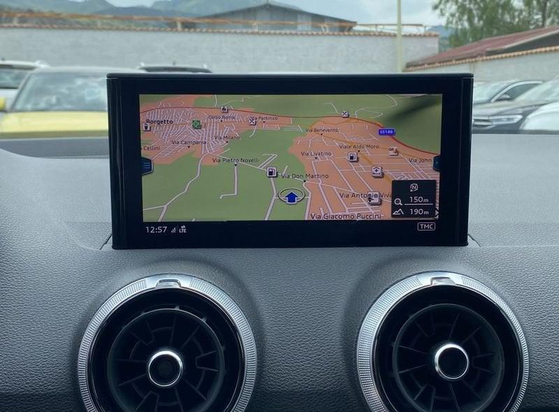 Audi Q2 S Line interno ed esterno 2.0 TDI 150CV s-tronic 35