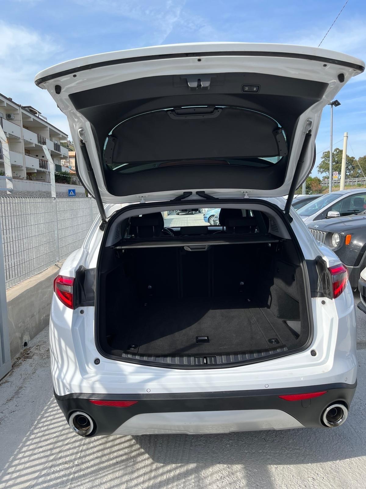 Alfa Romeo Stelvio 2.2 Turbodiesel 190 CV AT8 RWD Executive