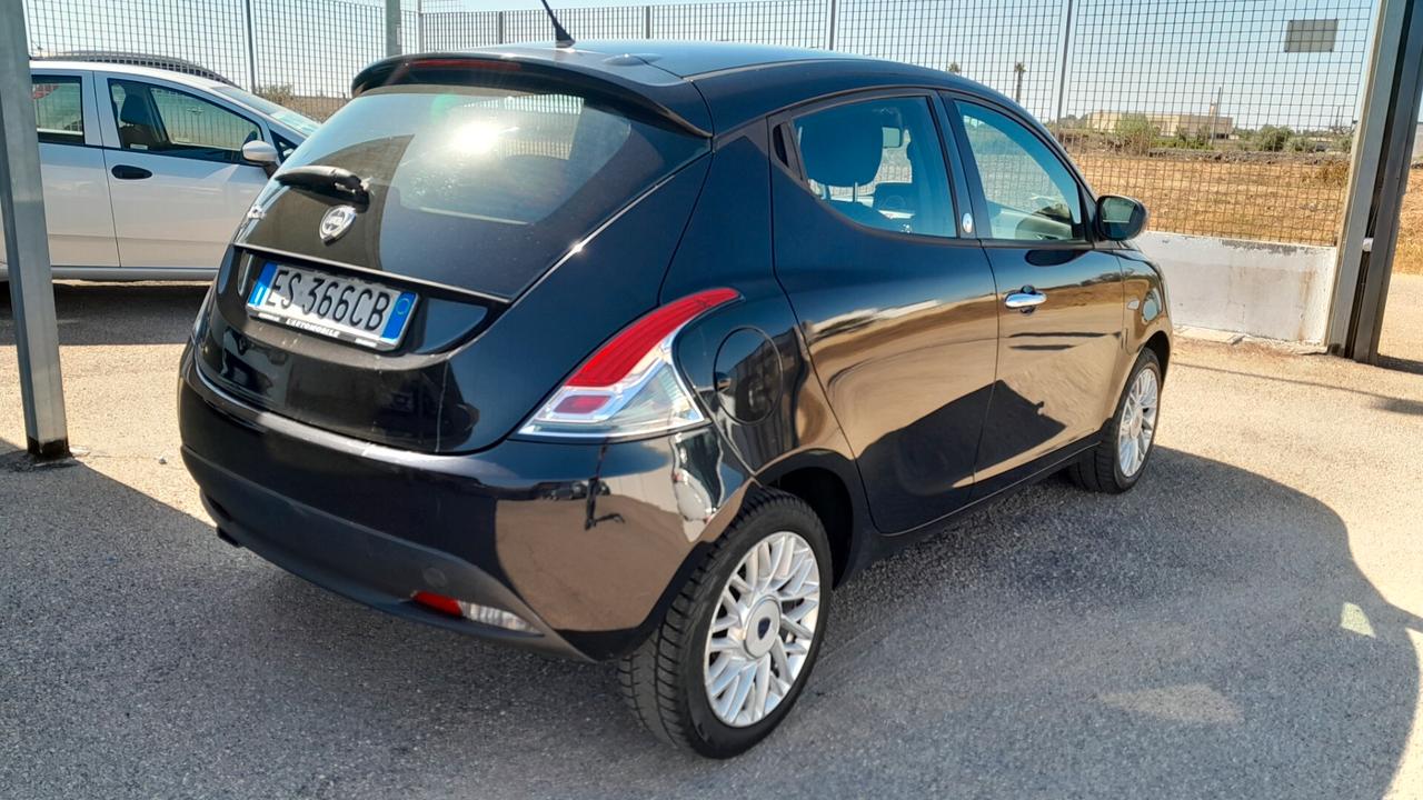 Lancia Ypsilon 1.2 69 CV 5 porte GPL Ecochic Elefantino