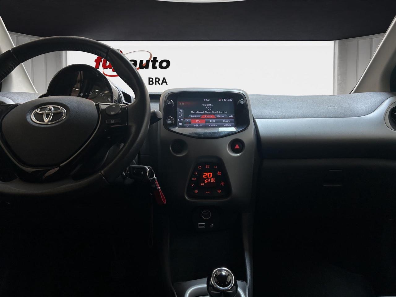 Toyota Aygo 5p 1.0 x-play m-mt 72cv
