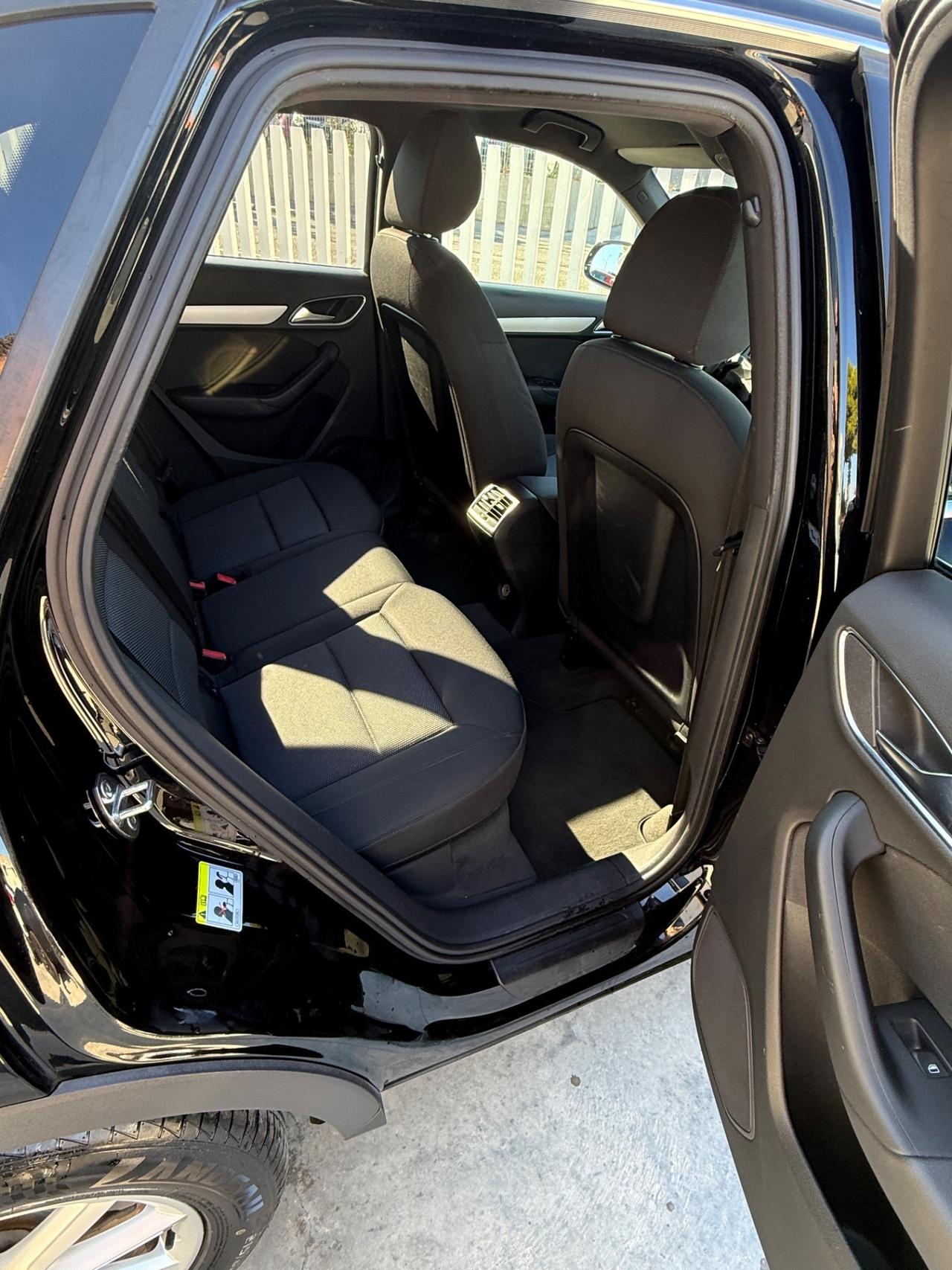 Audi Q3 2.0 TDI 120 CV Sport