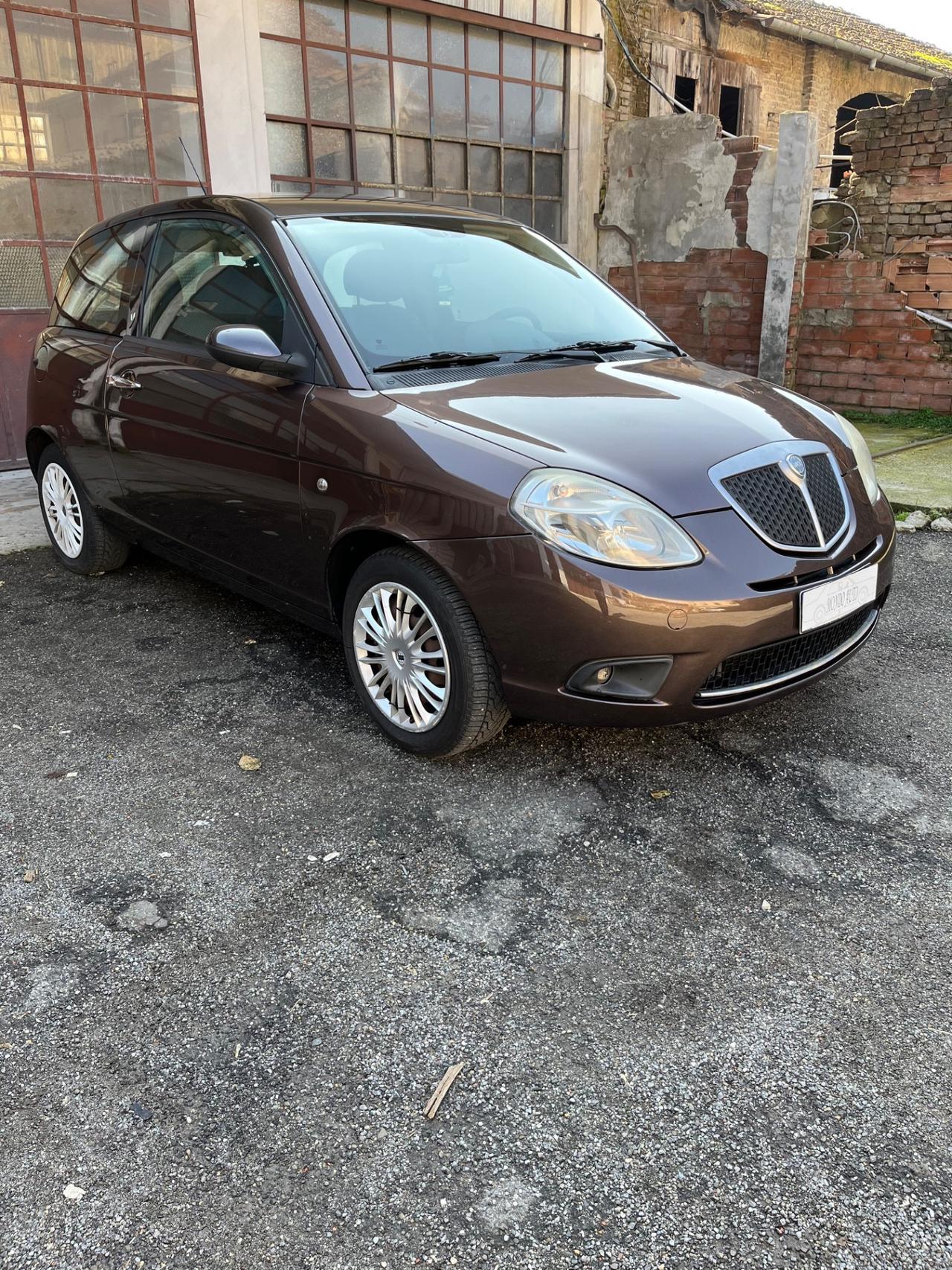 Lancia Ypsilon 1.2 Argento