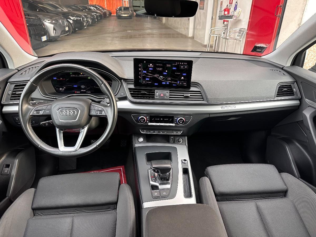 AUDI - Q5 - 40 TDI quattro S tronic Business
