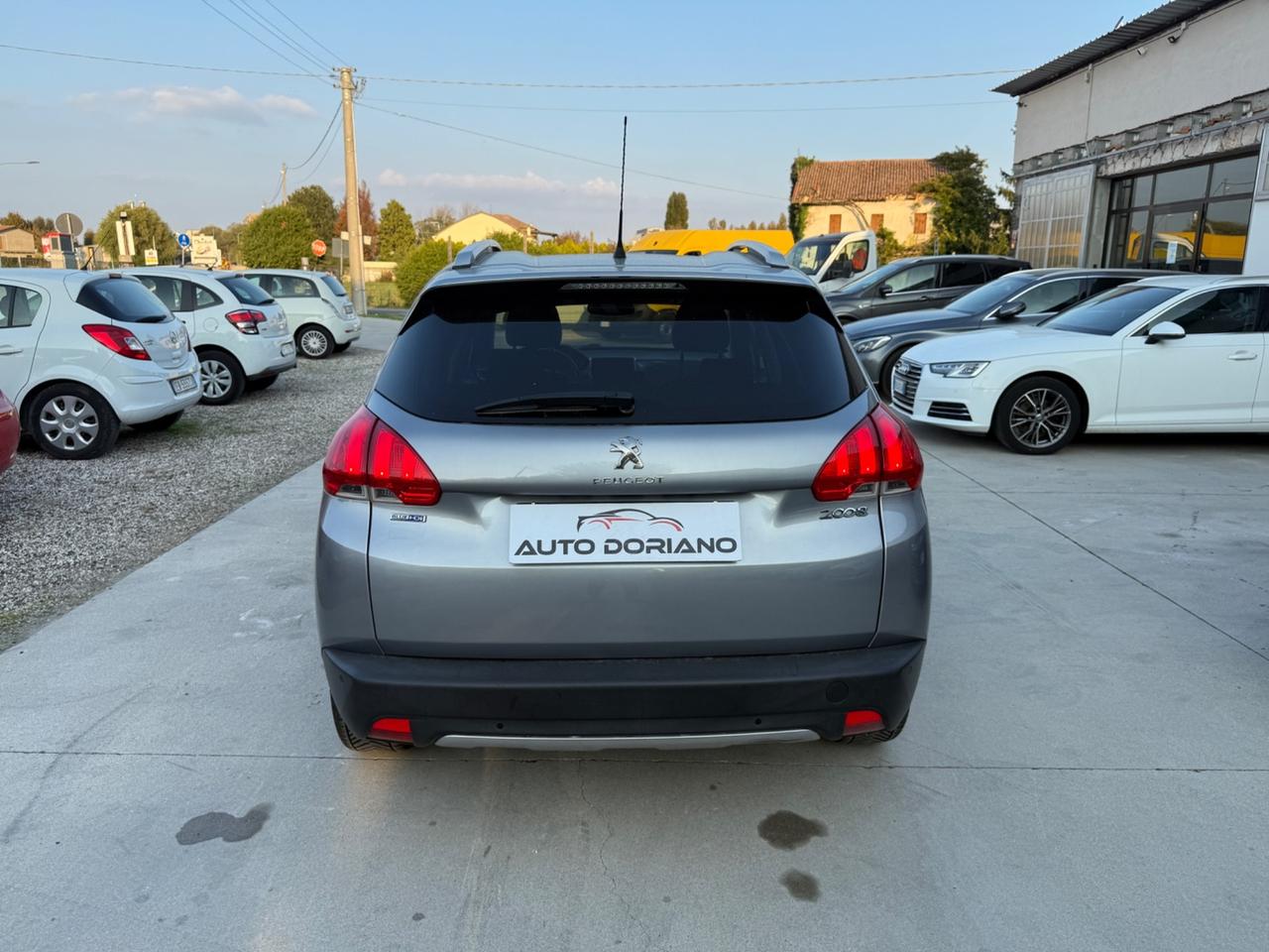 Peugeot 2008 BlueHDi 100 Black Matt