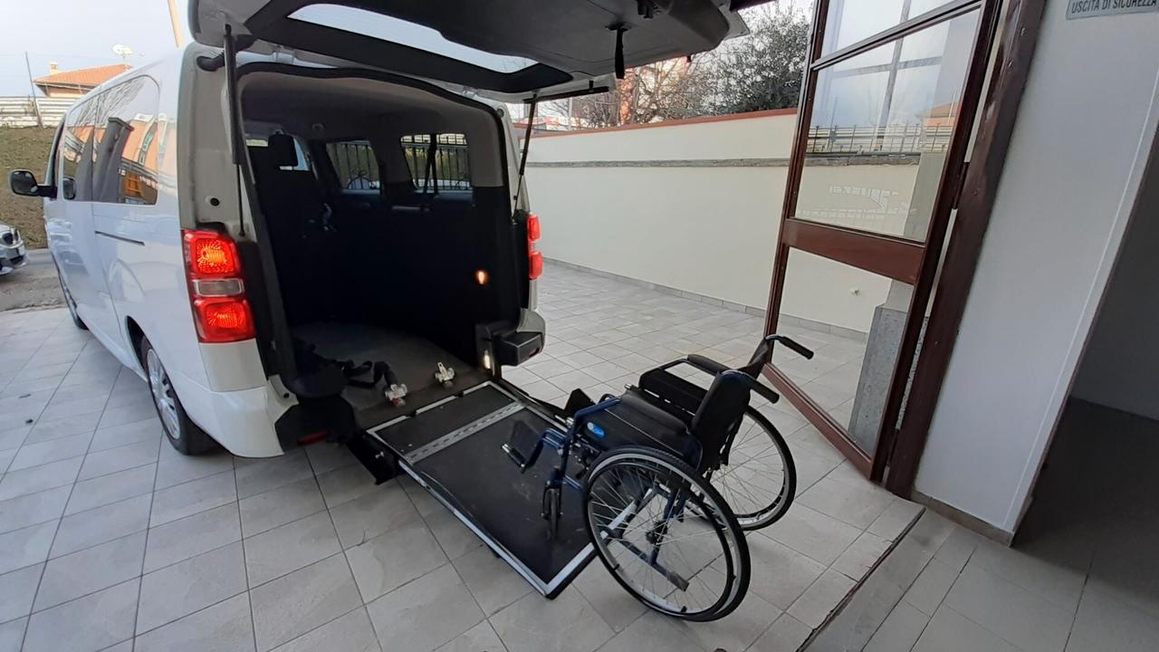 Toyota Proace Verso PL trasporto disabili pedana